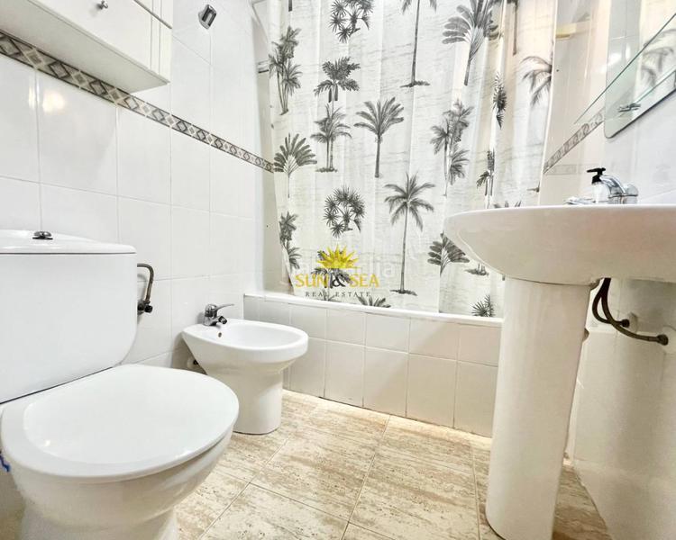 Foto 9c2a3ce3-4ff8-4f19-95ce-13abc87f9977. Rent flat with heating parking pool in Zona Carrefour - Urbanizaciones Torrevieja