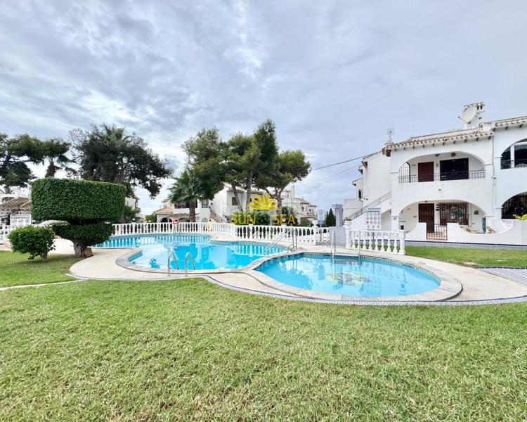 Foto d034db28-54b2-4d18-9262-df7e9ea6f8e5. Lloguer casa amb calefacció piscina a Aguas Nuevas Torrevieja