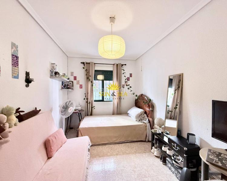 Foto 3bdb21cb-0ed3-417e-aff6-2279412e357c. Planta baja iexclen venta planta baja en el centro deampnbsp!bonitaampnbspplanta bajaampnbsptotalmenteampnbspamueblada, lista para e en Torrevieja