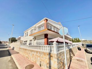 Rent Apartment in Zona los Frutales. Iexclalquiler desde ya hasta junio!te presentamos este amplio y
