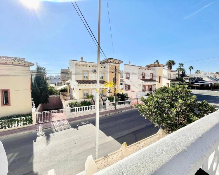 Foto bf3817a9-c597-4b1a-ab0a-b01fa5713e57. Lloguer apartament amb calefacció piscina a Zona los Frutales Torrevieja