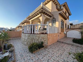 Lloguer Casa a Lomas de Cabo Roig - Los Dolses. Iexclalquiler disponible desde el 17 de abrilampnbsppara todo el