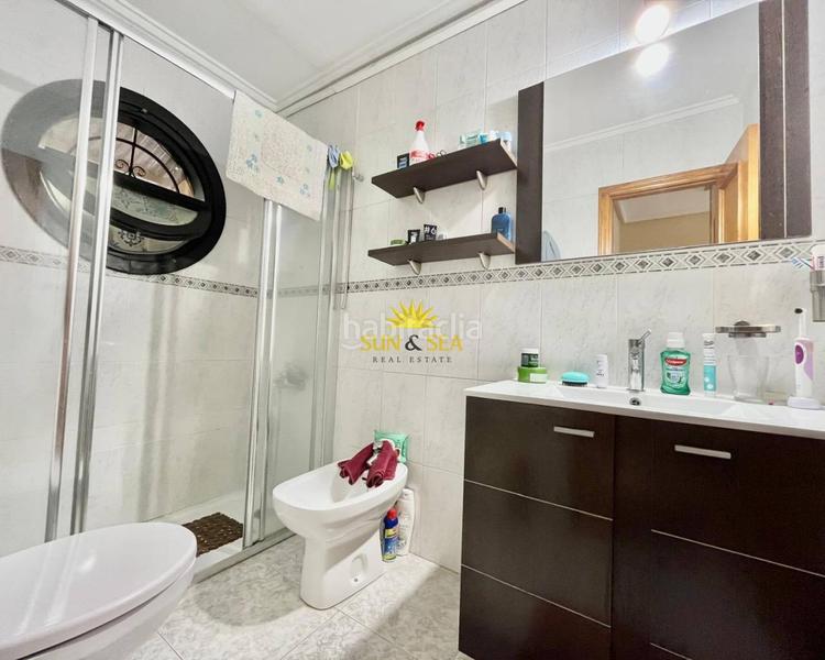 Foto 16c3521d-2b51-4412-a24b-5382560a32ee. Chalet con riscaldamento piscina in Playa Flamenca Orihuela