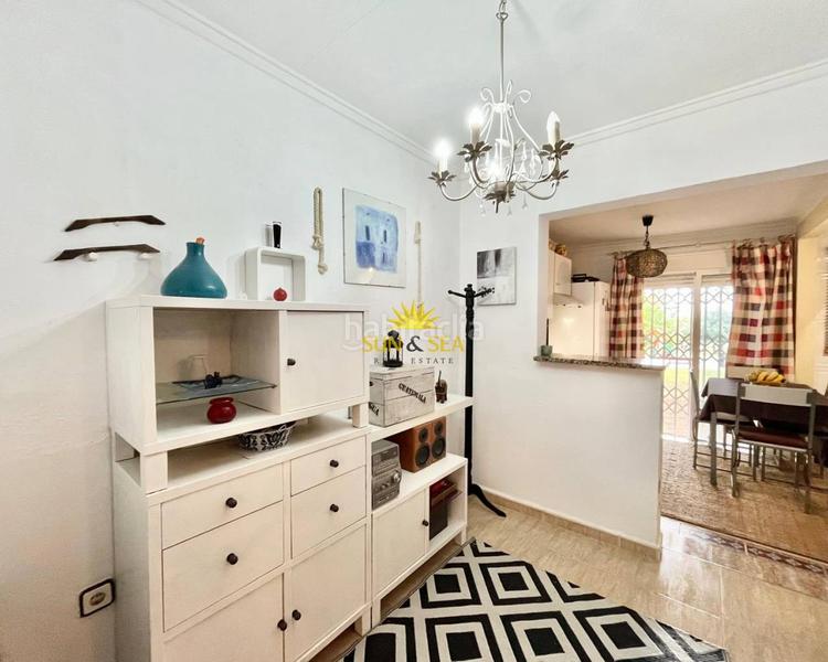 Foto 2019131b-6758-4a6a-8487-6706f8e46e75. Chalet con riscaldamento piscina in Playa Flamenca Orihuela