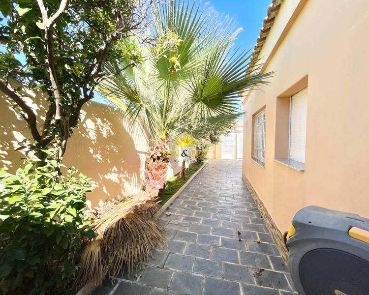 Foto 825362fa-93cb-4e3a-ba85-cc816c8e61f3. Rent house with heating parking pool in Pueblo Latino Pilar de la Horadada