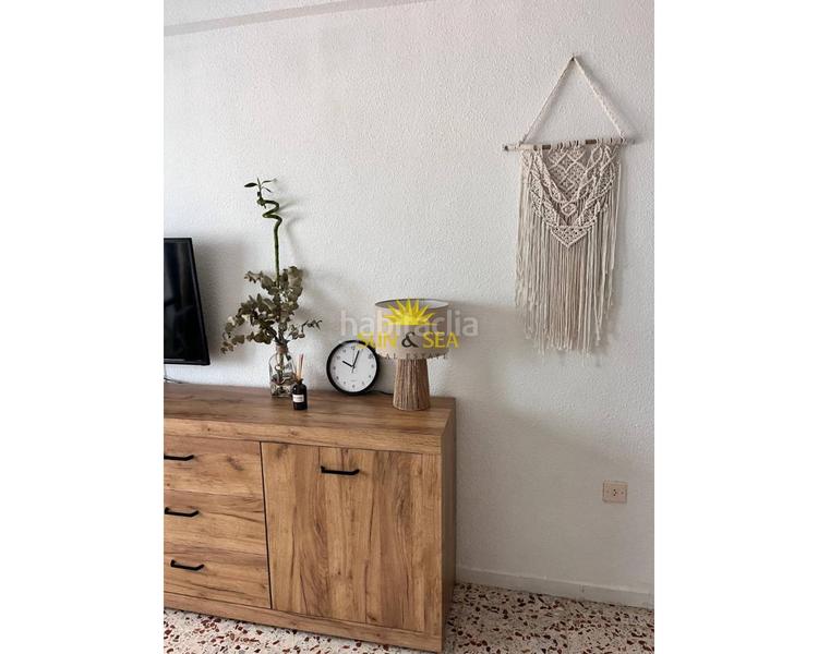 Foto 98963c25-1ef4-4ee7-9120-d4ec67a2b672. Alquiler piso iexclalquiler disponible desde febrero hasta junio!te presentamos este encantadorampnbspapartamento de dos dormitorios, completame en Torrevieja