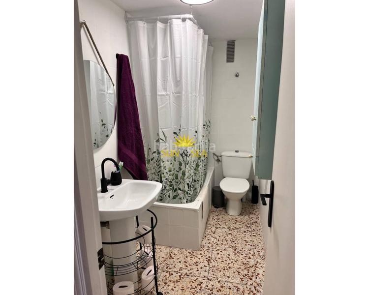 Foto f353c93e-7bbf-49ac-87cd-0257610c27a0. Alquiler piso iexclalquiler disponible desde febrero hasta junio!te presentamos este encantadorampnbspapartamento de dos dormitorios, completame en Torrevieja