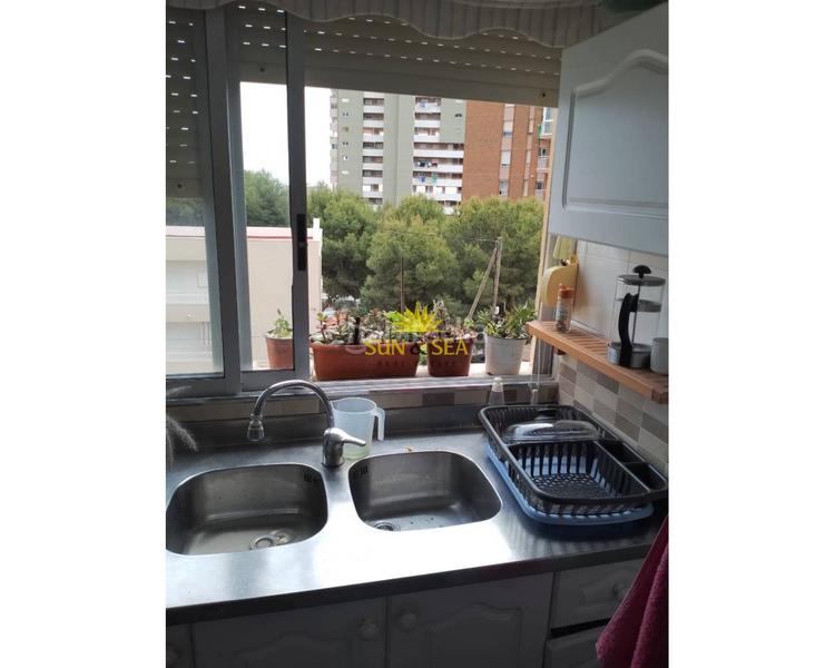 Foto 0b3417cd-fc96-48ae-b6b5-1aa667b597a8. Location appartement avec chauffage parking dans Campello Playa Campello (el)