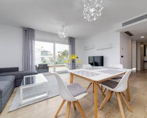 Alquiler Piso en Puerto Deportivo. Iexclalquiler disponible desde ya para todo el antildeo!se alqui