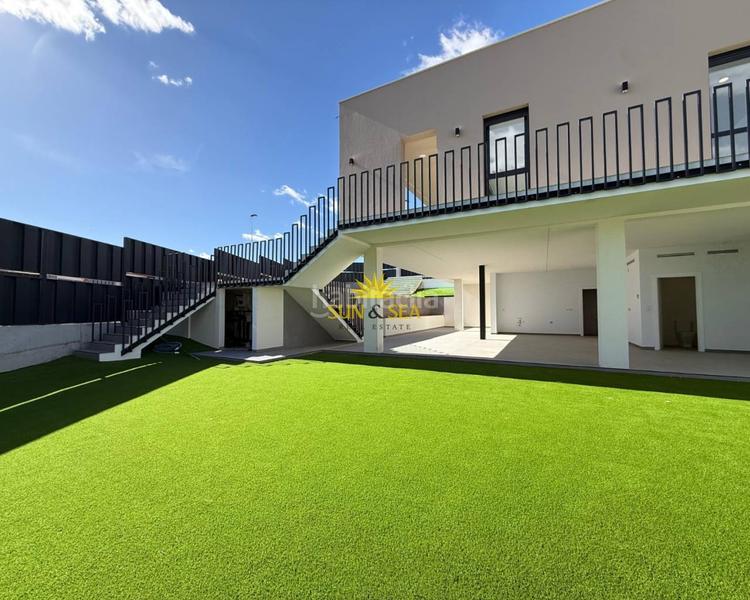 Foto f23d4008-43f3-4e57-8a2c-332a8ac165dc. Chalet iexclventa de chalet independiente !se vendeampnbspimpresionante chalet independienteampnbspubicado en la prest en Molina de Segura