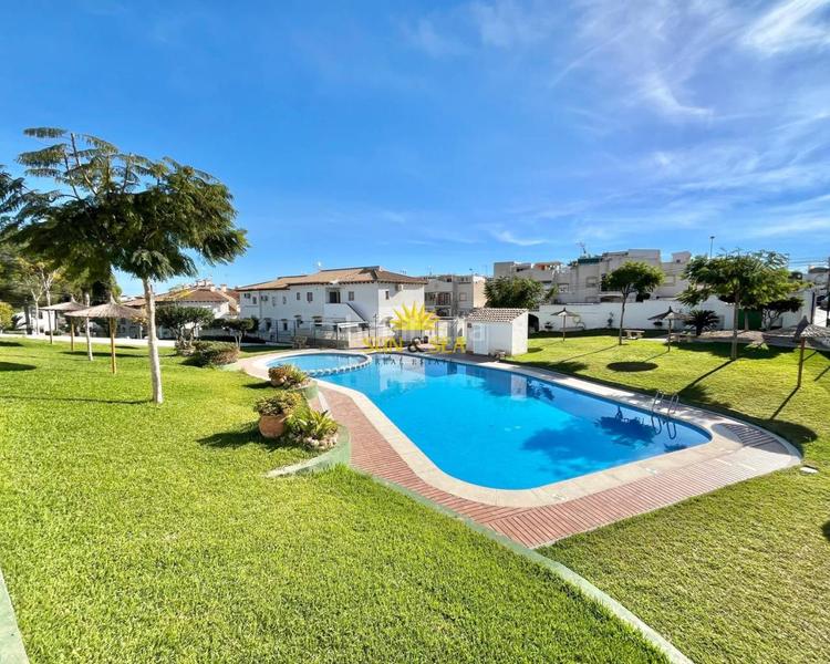 Foto de587e3b-09ff-4830-a5bd-1a8628b9f030. Affitto attico con riscaldamento piscina in Los Balcones-Los Altos Torrevieja