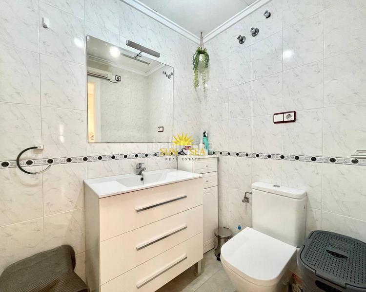 Foto 401175fc-a08e-48f2-abe1-3ce9b5dd3a70. Miete dachwohnung mit heizung pool in Torreblanca Torrevieja