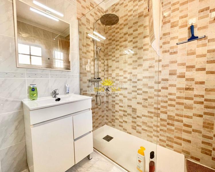 Foto 3747d99f-1b43-4f00-b569-c8096e5ecd5c. Rent house with heating pool in Zona los Frutales Torrevieja