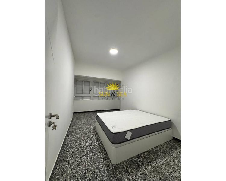 Foto 93d0cf84-798a-44bf-95f2-af555e53afde. Piso iexclventa de apartamento !amplio apartamento ideal para familias grandes o como inversioacuten, ubicado en una zona en Torrevieja