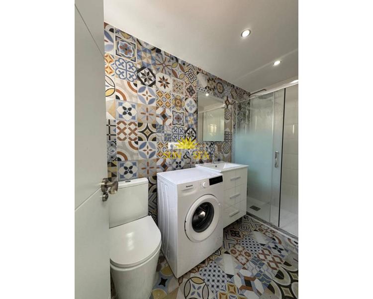 Foto ef484f71-65c5-4c6a-bff0-3effcc8aacad. Piso iexclventa de apartamento !amplio apartamento ideal para familias grandes o como inversioacuten, ubicado en una zona en Torrevieja