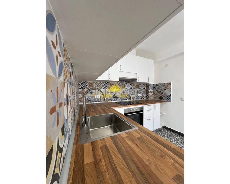 Foto f932d3fc-d108-4f8b-82b5-82b1f20056a1. Piso iexclventa de apartamento !amplio apartamento ideal para familias grandes o como inversioacuten, ubicado en una zona en Torrevieja