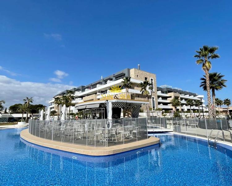Foto e091e213-2ba3-486b-8adf-6c2814e2b49b. Rent penthouse with heating parking pool in Playa Flamenca Orihuela