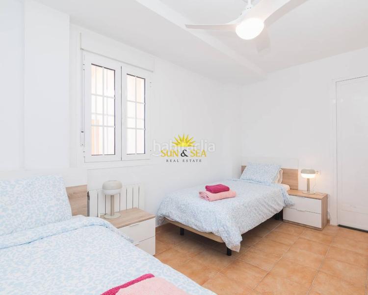 Foto b4ce05b8-08b3-47d4-92e7-fb5f78ff27f3. Lloguer xalet amb calefacció aparcament piscina a Santa Pola