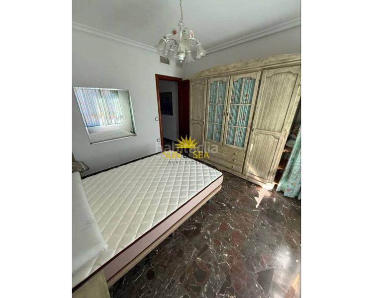 Foto 9639b965-56d9-4604-be7e-5192f376f2fe. Alquiler piso iexclalquiler disponible desde diciembre para todo el antildeo!acogedor apartamento enampnbsp1ordf planta con ascensor, ubicado en en Torrevieja