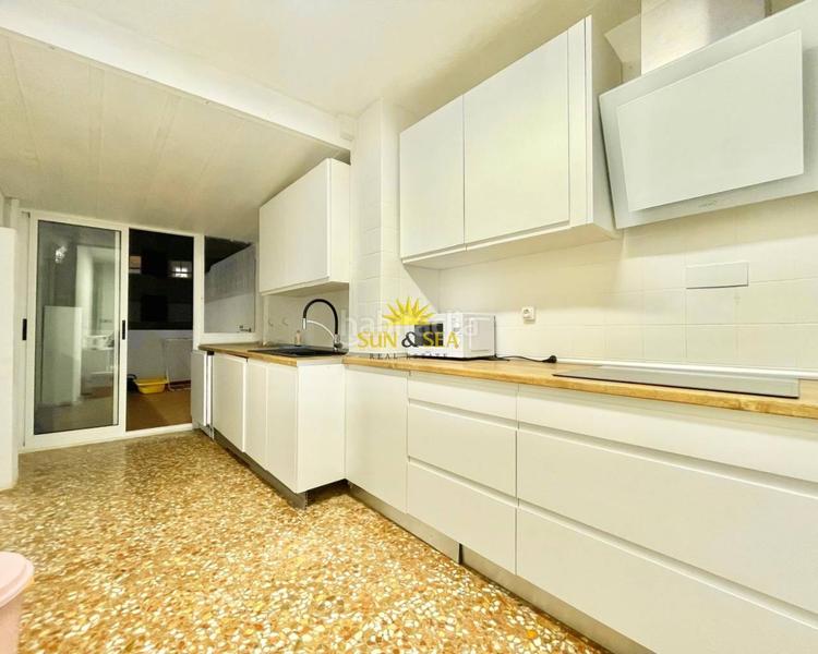 Foto a6d42f8b-c265-474e-bff7-759d4c2ccc00. Rent penthouse with heating parking in Gaspar Perelló Torrevieja