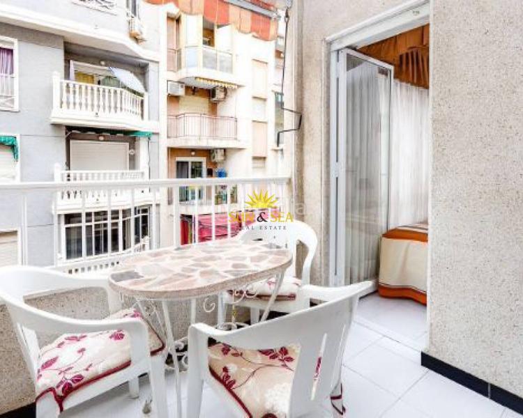 Foto e8291007-02d8-4e9f-b2fc-190b7103e72c. Lloguer apartament amb calefacció aparcament piscina a Torrevieja