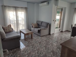 Rent Flat in Pescadores. Iexclalquiler disponible desde septiembre hasta junio!te present
