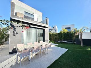 Location Maison à Los Balcones-Los Altos. Iexclalquiler disponible desde marzoampnbsppara todo el antildeo