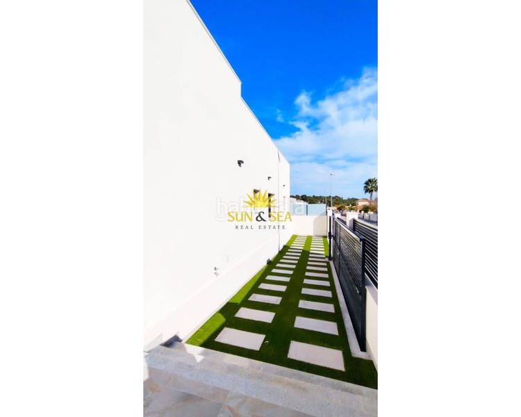 Foto 5324ab3b-1de4-4532-acea-72a9efc6be01. Chalet iexclexclusivo chalet de obra nueva en venta!te presentamos este exclusivo chalet de obra nueva en venta, ubicado enampnbsppinar d en Pilar de la Horadada