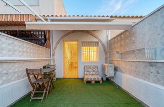 Lloguer Xalet a Nueva Torrevieja. Iexclalquiler disponible desde agosto para todo el antildeo!se a