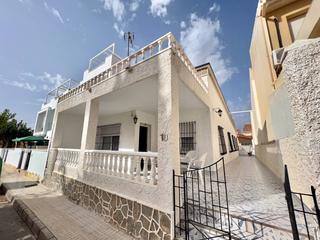 Location Maison jumelée à Torre de la Horadada. Alquiler desde octubre 2024 hasta 31 de mayo 2025!ampnbspsituada