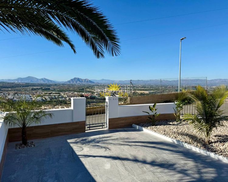 Foto 4747aae2-1f05-4a2c-a9bb-13b4c9ff4a94. Casa amb calefacció aparcament a Rojales