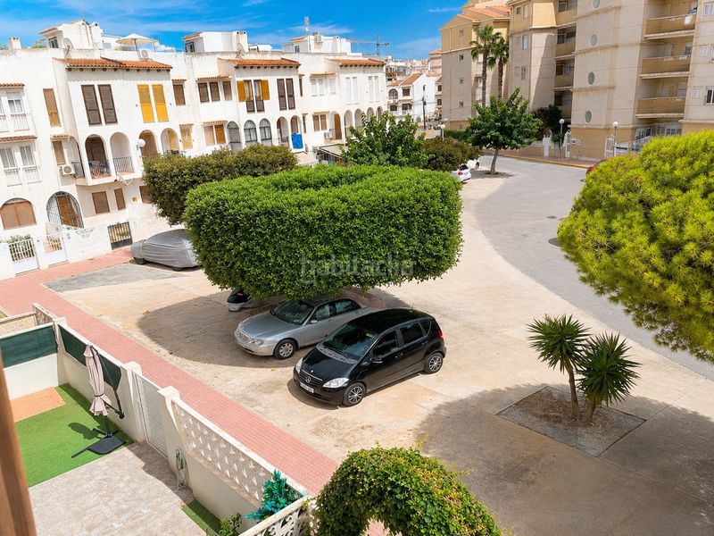 Foto 7fe078d1-def2-4e3b-96eb-5aeff6c520c3. Dúplex amb calefacció aparcament piscina a Zona Playa de los Locos Torrevieja