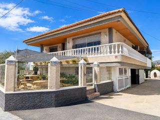 Chalet à Beniel. Iexclchalet en venta en beniel!descubre este amplio chalet en be