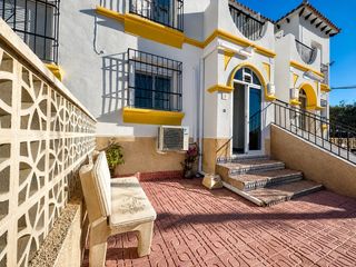 Casa en San Miguel de Salinas. Bungalow en venta en san miguel de salinasdescubre este acogedor