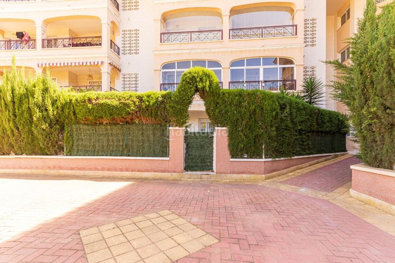 Foto eacfb2e7-cda5-4835-b7de-8e4489c736b4. Casa amb piscina a Playa Flamenca Orihuela