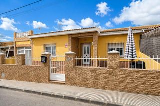 Chalet in Roda. Disponible en venta!ampnbspdescubre este magniacutefico chalet a