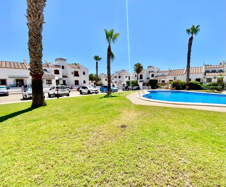 Foto 48409f05-d59f-4acb-9bd0-693b8d6310b0. Casa amb piscina a Los Almendros Orihuela