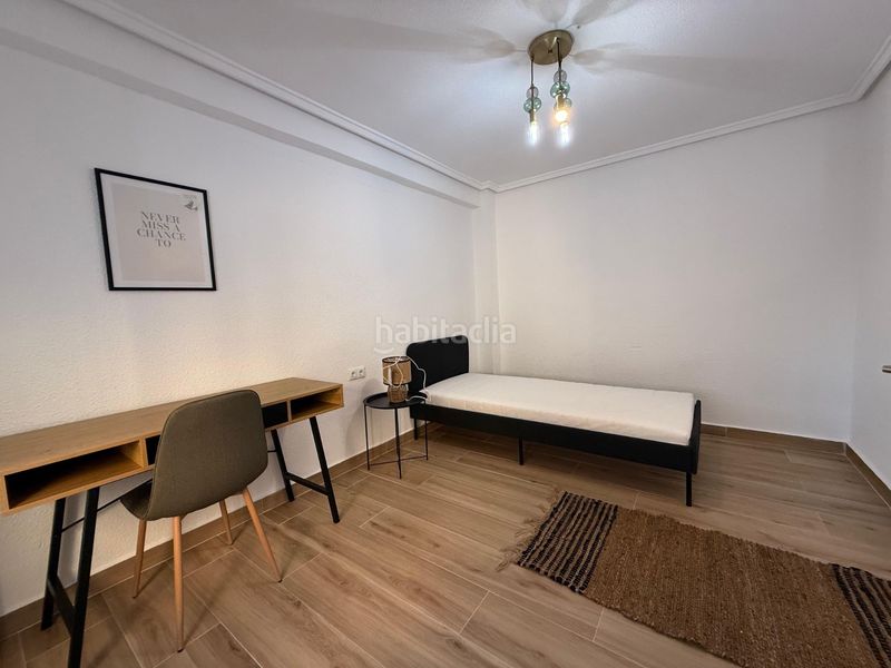 Foto d9988e0f-88e5-4ecd-80c2-bf870c7c3978. Apartament a Catral