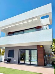 Rent House in Golf Bahía. Iexclalquiler para todo el antildeo!descubre esta exclusiva vill