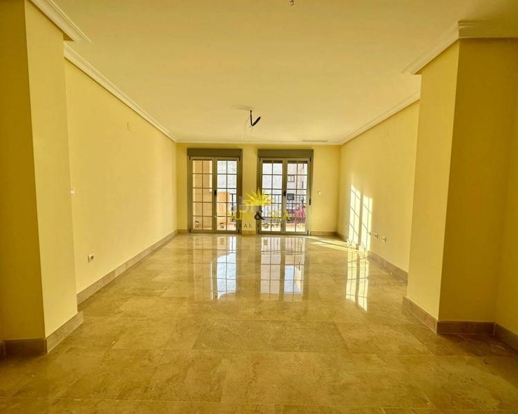 Foto b7925d0b-1442-4af1-90f1-a37db4cdf4f9. Location appartement dans Centro - Muelle Pesquero Torrevieja