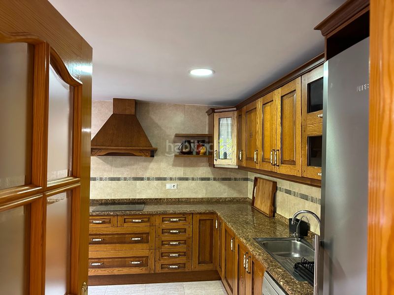Foto 10db106f-e508-49c9-94cd-543fb2542406. Alquiler chalet iexclalquiler desde ya para todo el antildeo!te presentamos este fantaacutestico chalet de cuatro plantas en alquiler en ciudad ja en Alicante