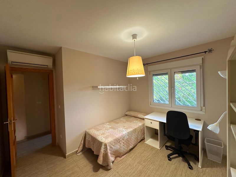 Foto 277f89f1-c30f-4cf4-a14a-b8cf29501a87. Alquiler chalet iexclalquiler desde ya para todo el antildeo!te presentamos este fantaacutestico chalet de cuatro plantas en alquiler en ciudad ja en Alicante