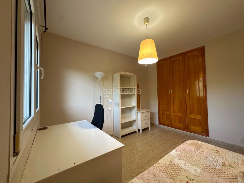Foto 3ac36ac9-aee0-4392-88e7-92b139bc0b04. Alquiler chalet iexclalquiler desde ya para todo el antildeo!te presentamos este fantaacutestico chalet de cuatro plantas en alquiler en ciudad ja en Alicante