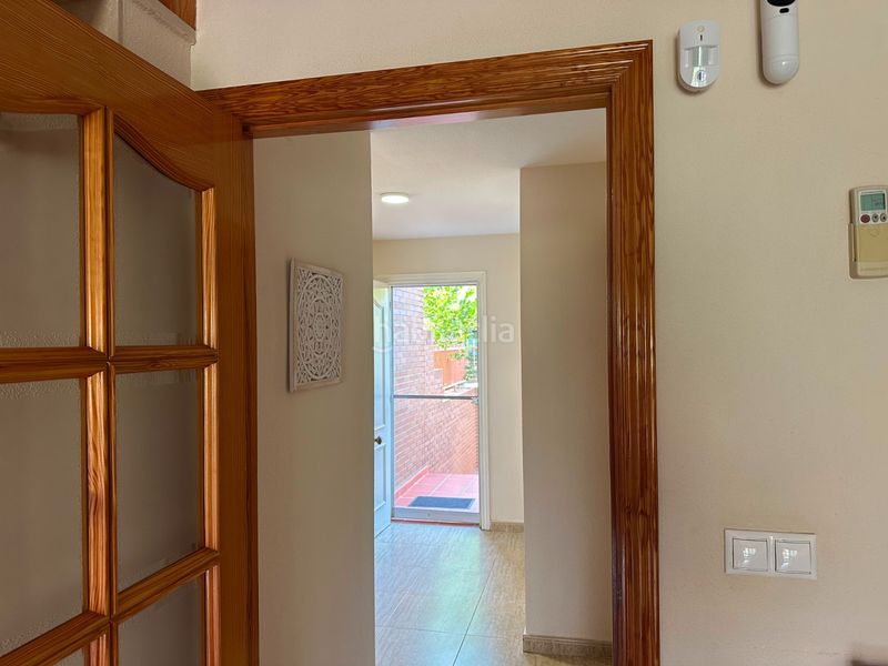 Foto 8664edfb-ecbc-4d2e-a444-787f483d8b6a. Alquiler chalet iexclalquiler desde ya para todo el antildeo!te presentamos este fantaacutestico chalet de cuatro plantas en alquiler en ciudad ja en Alicante
