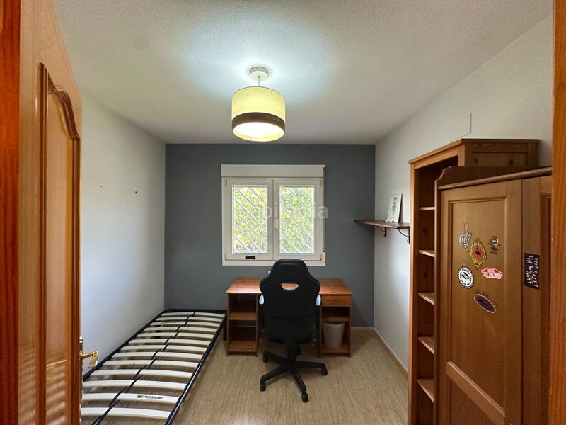 Foto a922d655-532a-4b81-ae45-04065c883fee. Alquiler chalet iexclalquiler desde ya para todo el antildeo!te presentamos este fantaacutestico chalet de cuatro plantas en alquiler en ciudad ja en Alicante