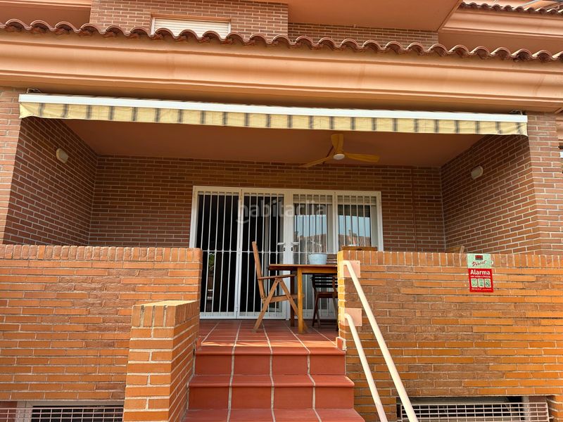 Foto cf8323c1-292c-4f1a-a416-02327622df1f. Alquiler chalet iexclalquiler desde ya para todo el antildeo!te presentamos este fantaacutestico chalet de cuatro plantas en alquiler en ciudad ja en Alicante