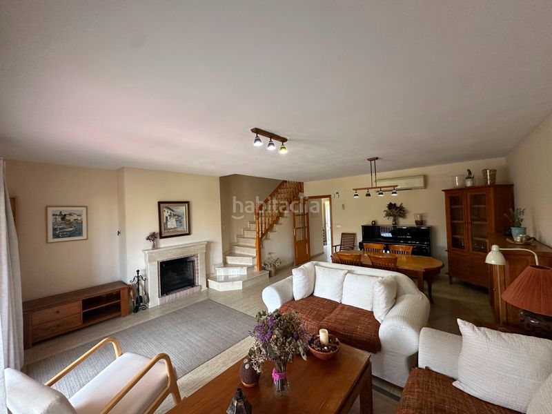 Foto ee8e5ee0-bba4-49eb-b072-39e207268c92. Alquiler chalet iexclalquiler desde ya para todo el antildeo!te presentamos este fantaacutestico chalet de cuatro plantas en alquiler en ciudad ja en Alicante
