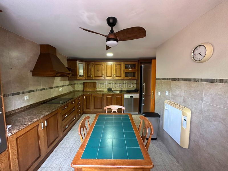 Foto ef729537-4e4c-4504-a1c4-0d86f54391df. Alquiler chalet iexclalquiler desde ya para todo el antildeo!te presentamos este fantaacutestico chalet de cuatro plantas en alquiler en ciudad ja en Alicante