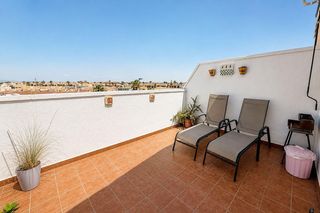 Chalet en Zona Carrefour - Urbanizaciones. Iexclchalet adosado en venta en torrevieja!descubre este acogedo