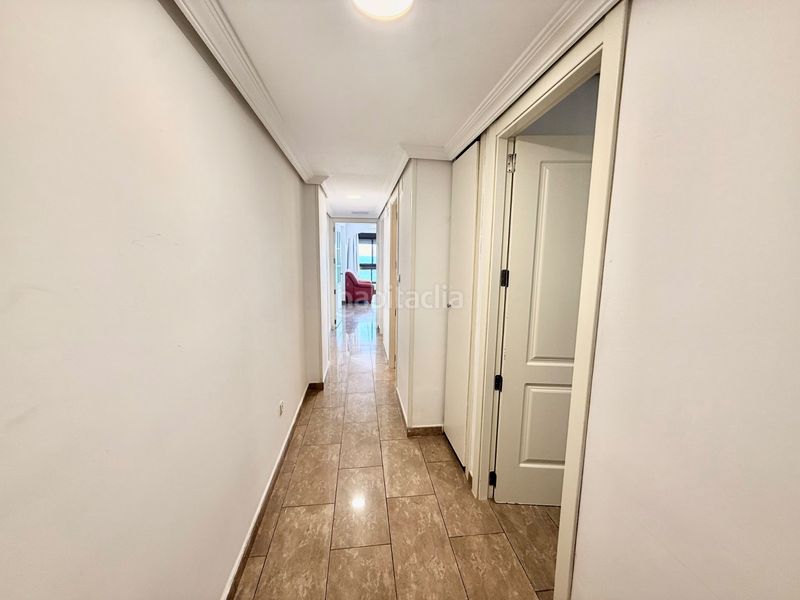 Foto bacb9ceb-7fae-4ce8-bf94-8fd1060f02a4. Miete appartement mit parking in Playa Poniente Benidorm